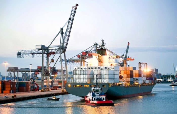Dịch vụ vận chuyển dầu bằng đường biển trong nước và quốc tế