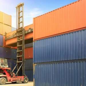 Dịch vụ vận tải hàng hóa không chịu thuế bằng Container