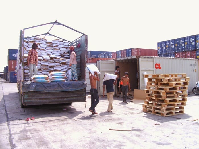 Dịch vụ vận chuyển hàng hóa đi Lào bằng Container giá rẻ
