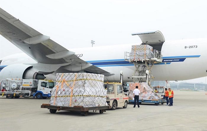 Những loại phụ phí trong vận chuyển hàng hóa bằng đường hàng không