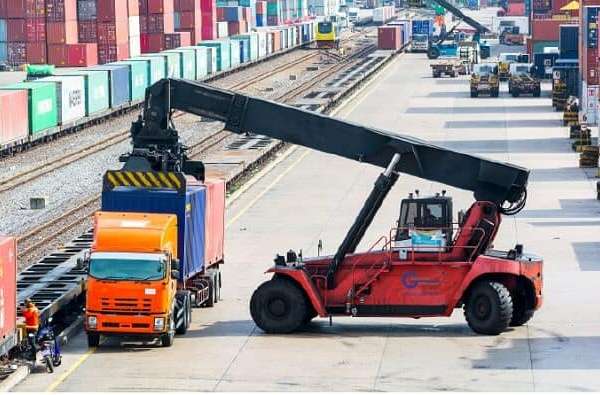 Cách tính cước vận chuyển container tính theo mặt hàng như thế nào?