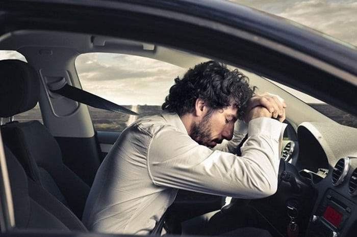 Khi ngủ trên xe ô tô tài xế cần lưu ý những vấn đề gì?