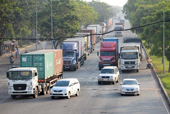 Tại sao vận tải đường bộ vẫn chiếm tỷ trọng lớn trong logistics hiện nay?