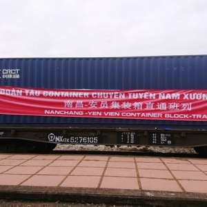 Vận chuyển hàng dệt may - da giày đi Trung Quốc bằng Container đường sắt giá rẻ