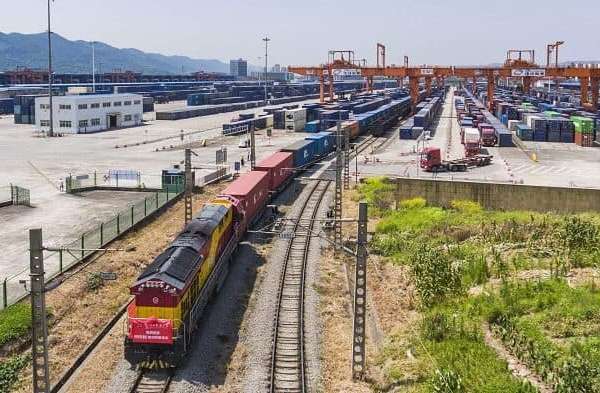 Dịch vụ chuyển hàng đi ga Đoàn Kết Thôn - Trùng Khánh bằng đường sắt giá rẻ năm 2022