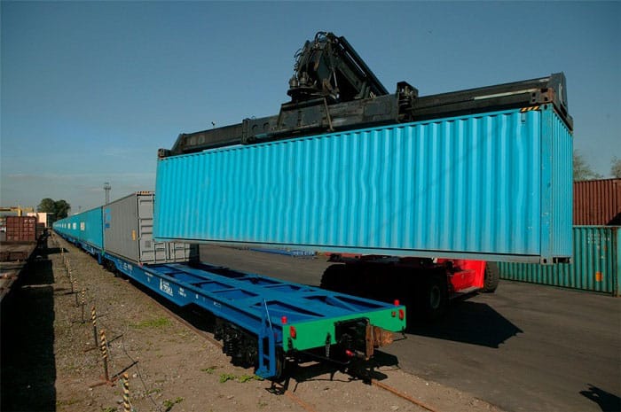 Vận chuyển hàng Dệt may đi Trung Quốc bằng Container đường sắt nhanh chóng và tiết kiệm